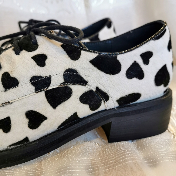 Vintage cowhide patterned Oxfords, furry retro shoes - Picture 4 of 6
